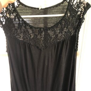 Sleeveless maternity top